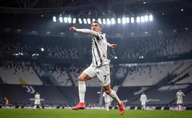 爱游戏在线登录-尤文图斯主场大胜，晋级颇有优势(尤文图斯主场大胜,晋级颇有优势的球员)