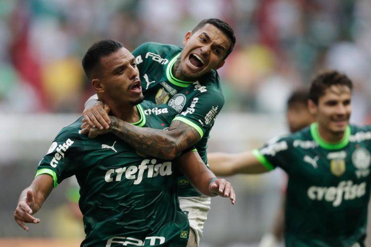 包含帕尔梅拉斯主场迎战布宜诺斯艾利斯独立，锋线火力引爆看点的词条