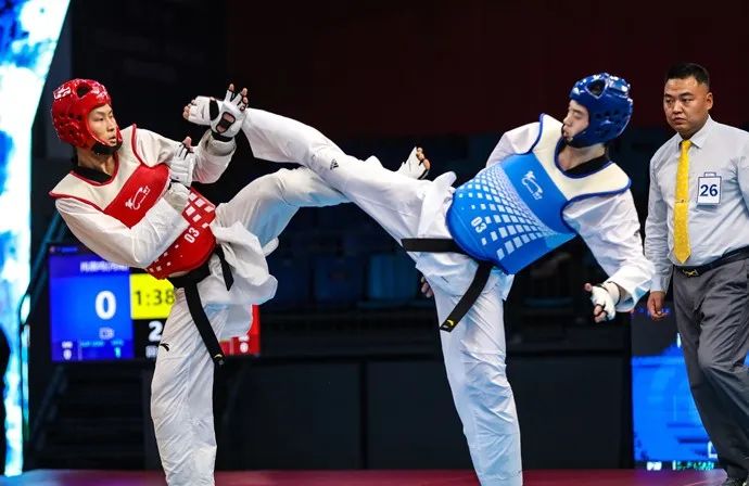 爱游戏体育直播-中国跆拳道选手斩获银牌，表现抢眼