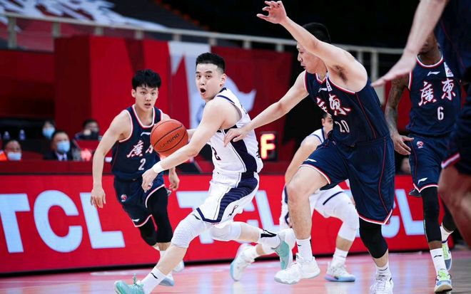 爱游戏体育平台-摩格迪维亚主场不敌强敌，遭遇惨败