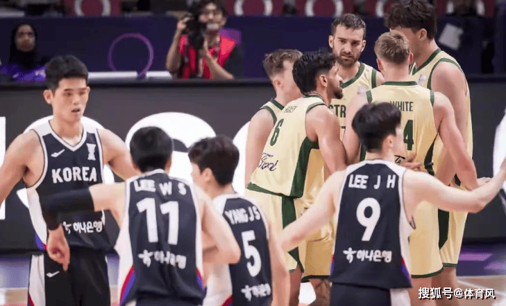 包含澳大利亚游泳健将夺冠，碾压对手的词条