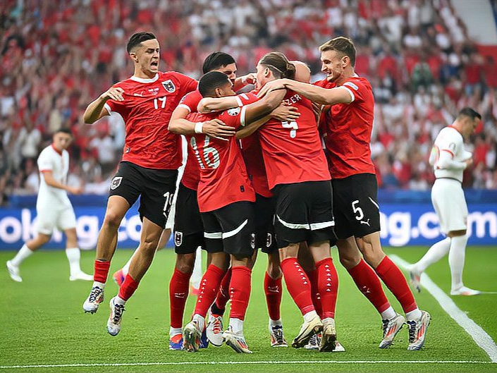 包含西班牙队实力强劲,崛起之路积极向前的词条 包含西班牙队实力强劲,崛起之路积极向前的词条