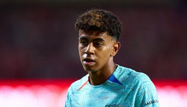 姆巴佩16岁亚马尔：少年成长为巨星的璀璨蜕变