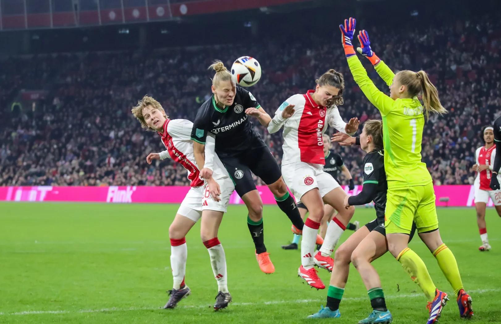 阿贾克斯主场失利,主教练呼吁球队团结一心的简单介绍 阿贾克斯主场失利,主教练呼吁球队团结一心的简单介绍