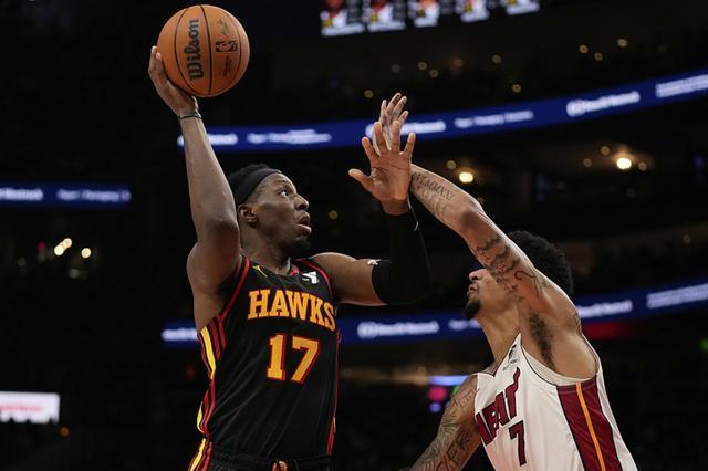 热火逆转老鹰，晋级季后赛