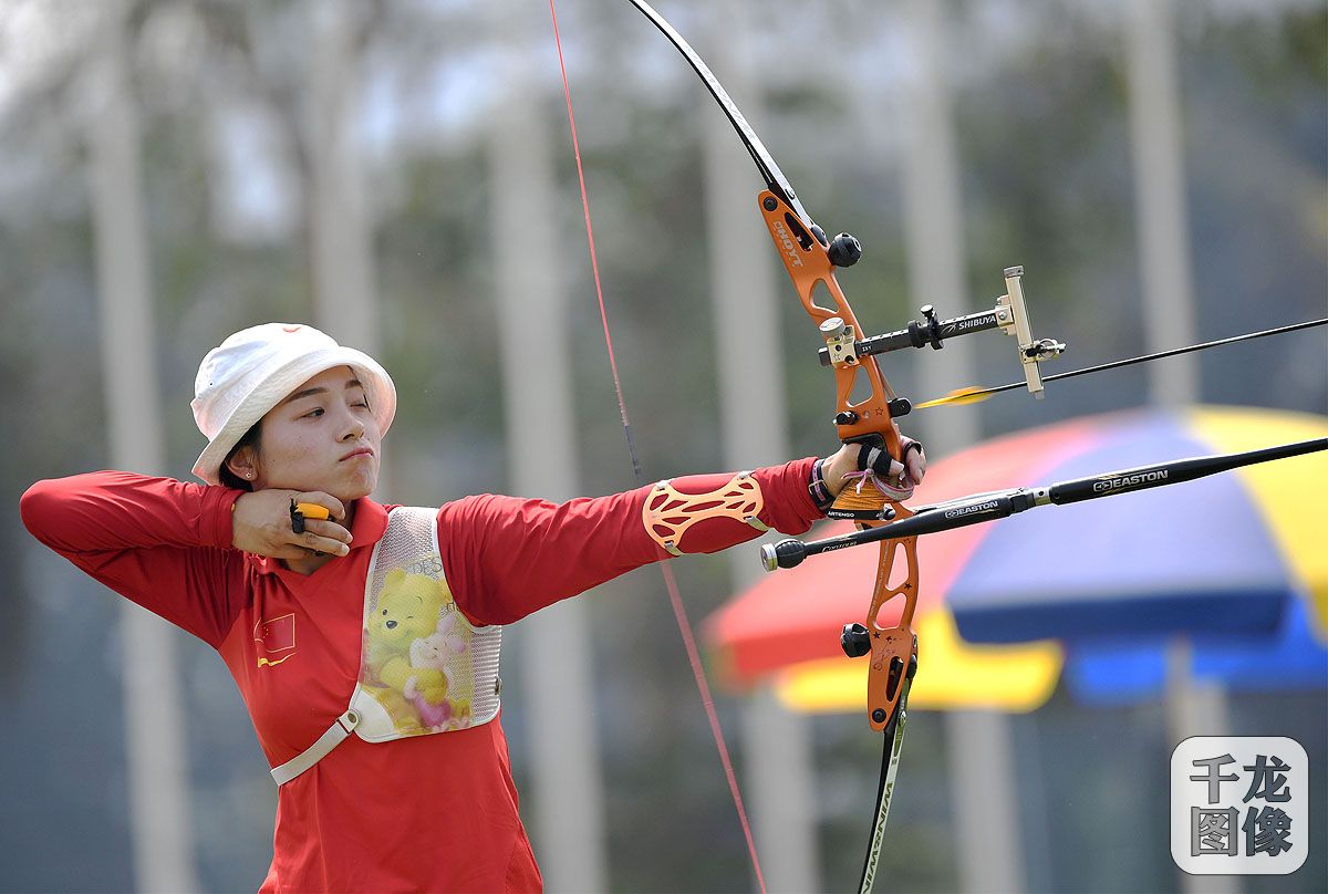 印尼代表团在射箭比赛中大放异彩,夺得金牌 印尼代表团在射箭比赛中大放异彩,夺得金牌