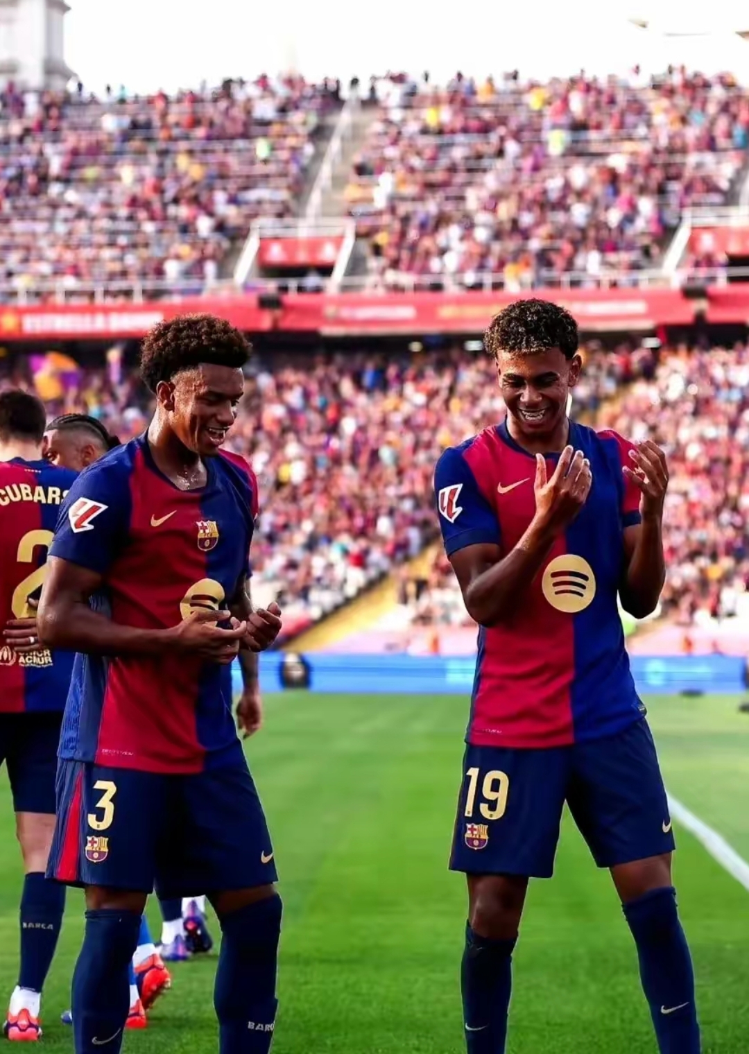 马赛队队员表现抢眼，助球队夺得胜利的简单介绍