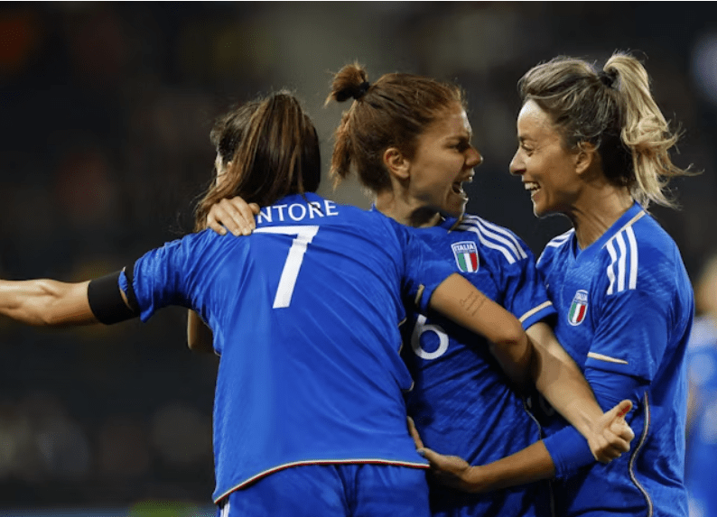 意大利女足队员备战国际比赛 意大利女足队员备战国际比赛