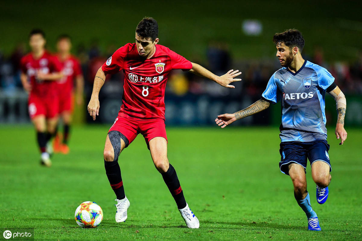 包含领袖光环：队长在关键时刻挺身而出，率队取胜的词条