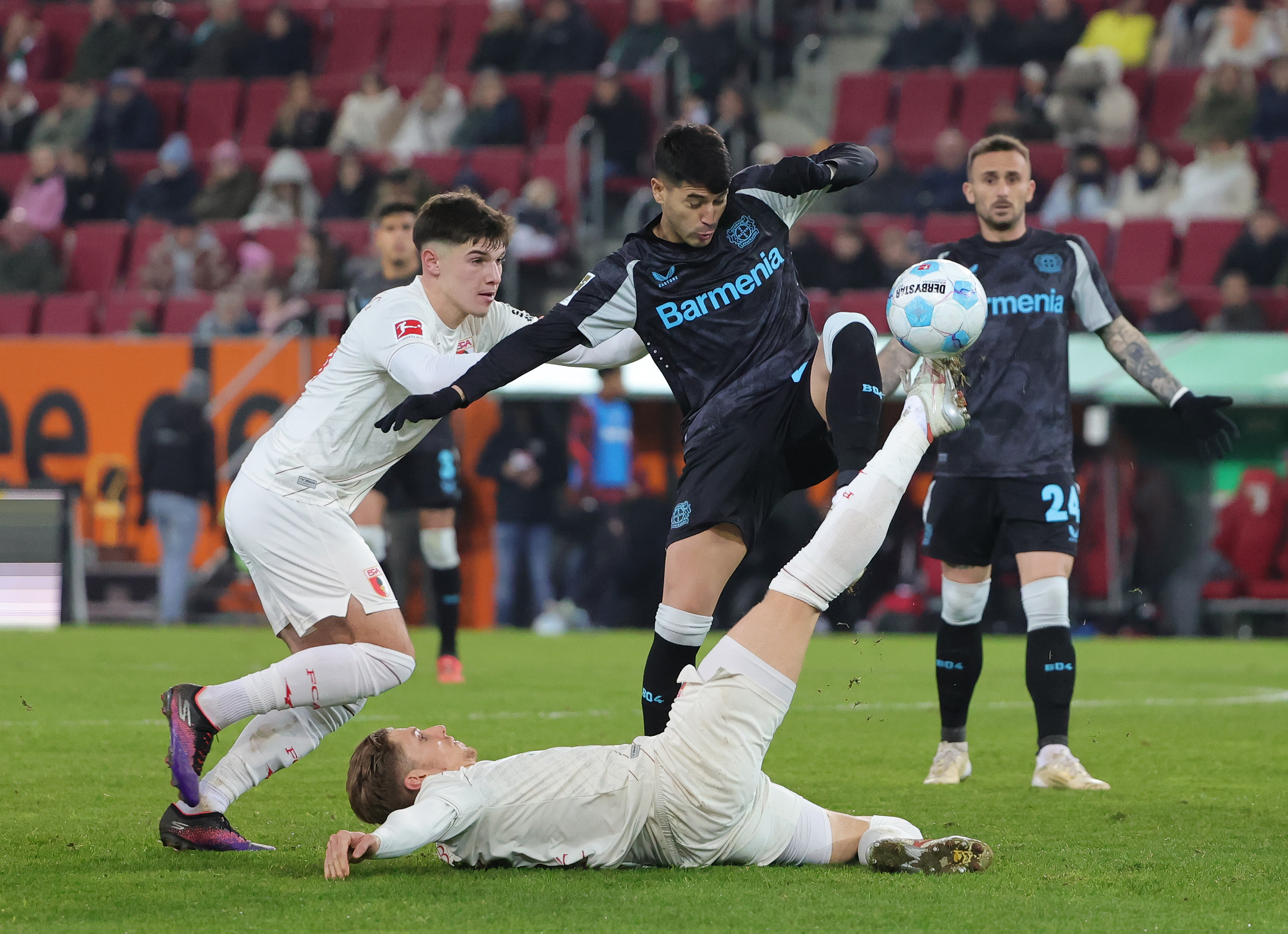 包含荷兰在最后时刻-击败乌克兰，闯入淘汰赛的词条