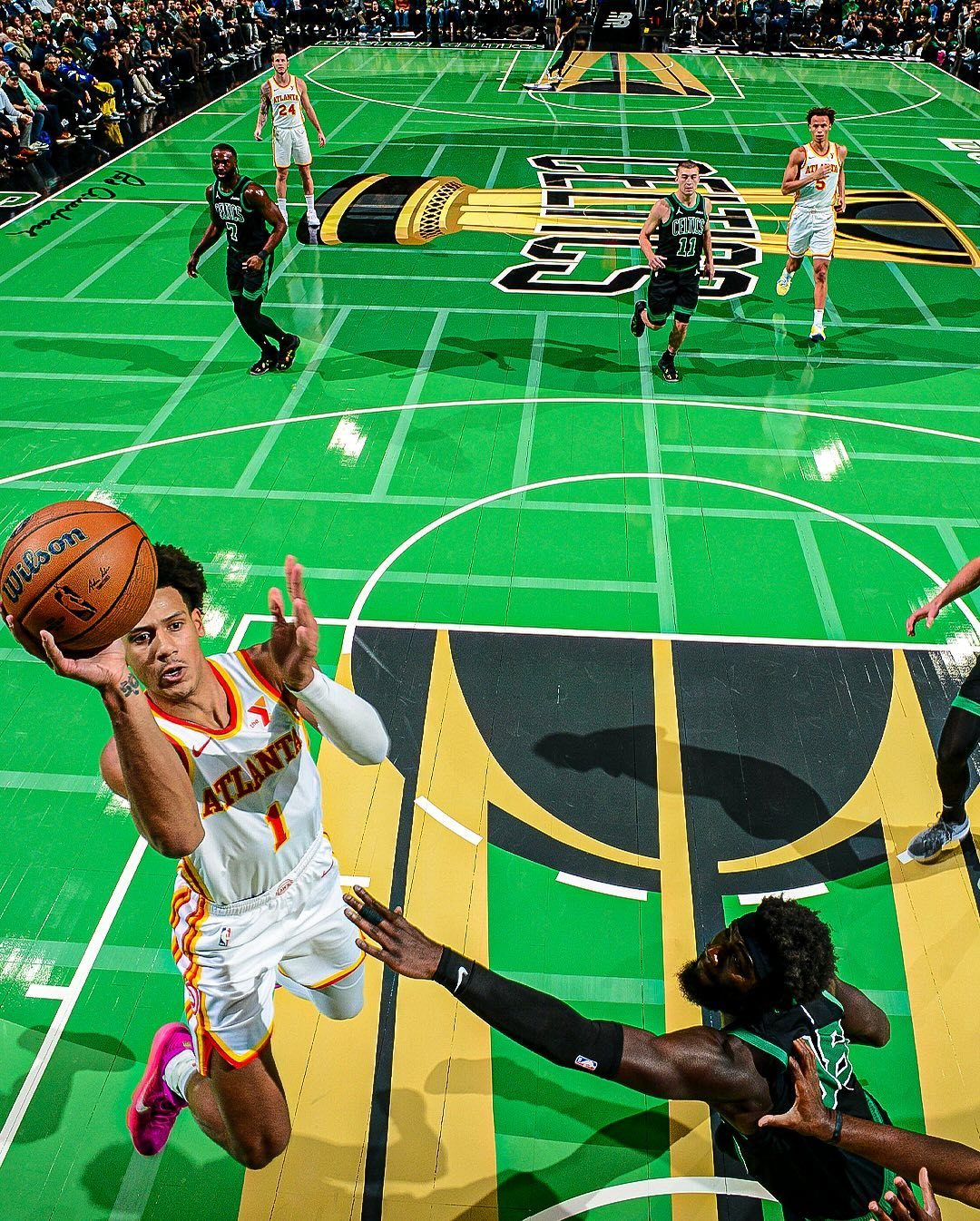 凯尔特人队逆转取胜,士气大振 凯尔特人队逆转取胜,士气大振